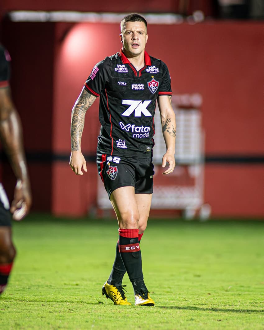 Renato Kayzer em ação pelo Vitória (Foto: Victor Ferreira / EC Vitória)