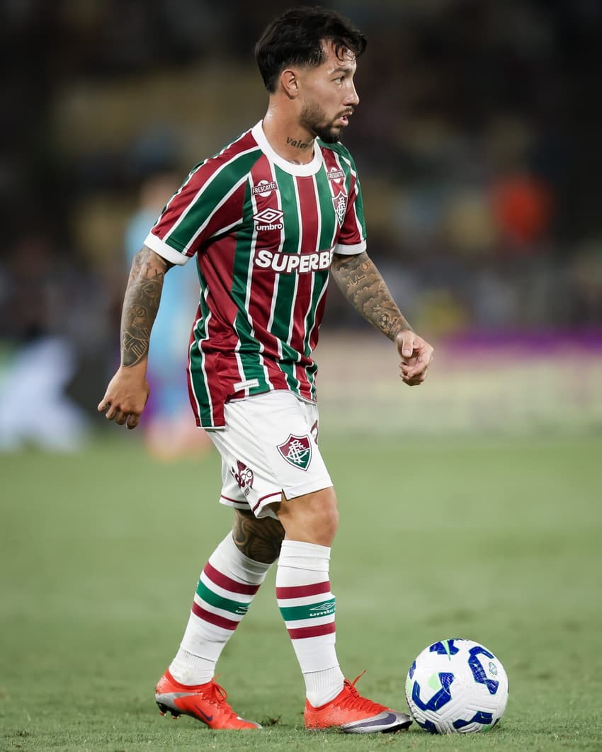 Lucho Acosta em ação pelo Fluminense (FOTO: MARCELO GONÇALVES / FLUMINENSE F.C.)