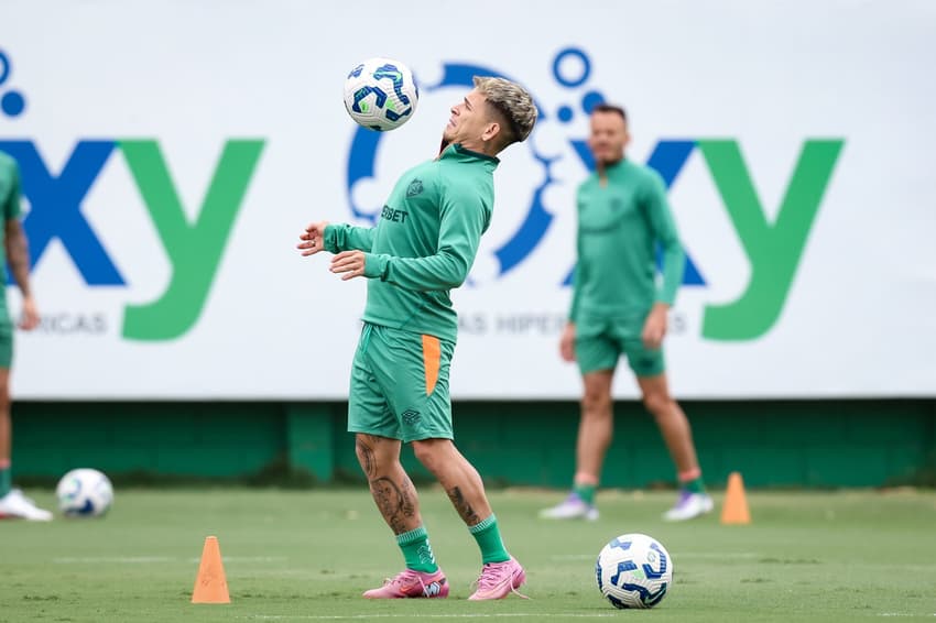 Soteldo em treino do Fluminense (Foto: Marcelo Gonçalves / Fluminense FC)