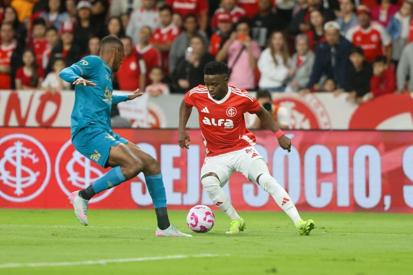 Carbonero, atacante do Internacional