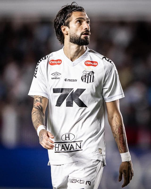 Lautaro Díaz foi titular do Santos na derrota para o Vitória, pela última rodada do Campeonato Brasileiro. (Foto: Raul Barreta/ Santos FC)