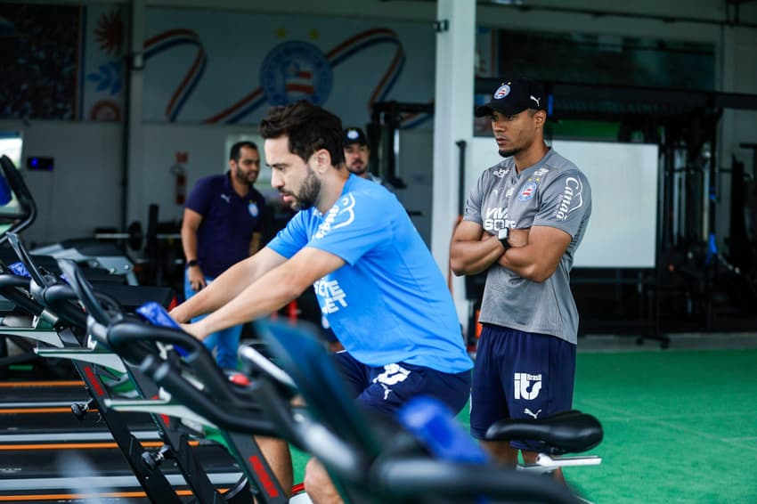 Everton Ribeiro retorna gradualmente aos trabalhos (Foto: Rafael Rodrigues / EC Bahia)