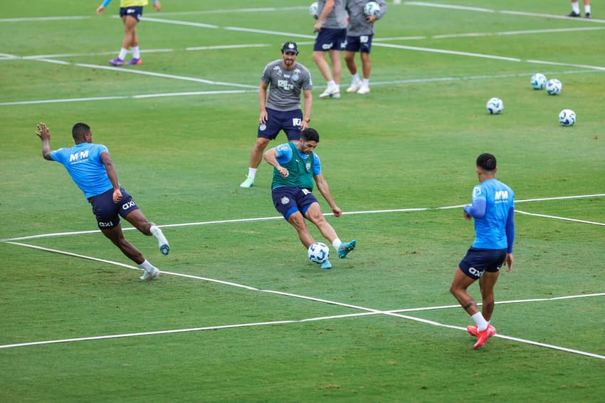 Treino do Bahia antes do jogo contra o Internacional (Foto: Rafael Rodrigues / EC Bahia)
