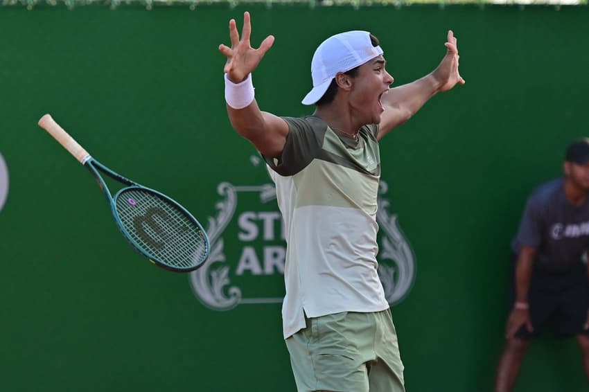 A emoção de Guto Miguel com o título no Sauípe (João Pires/Fotojump)