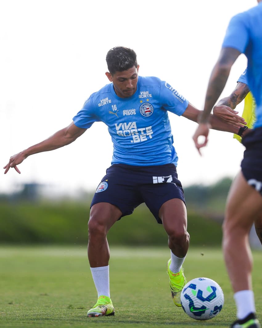 Erick Pulga volta a treinar normalmente em campo (Foto: Letícia Martins / EC Bahia)