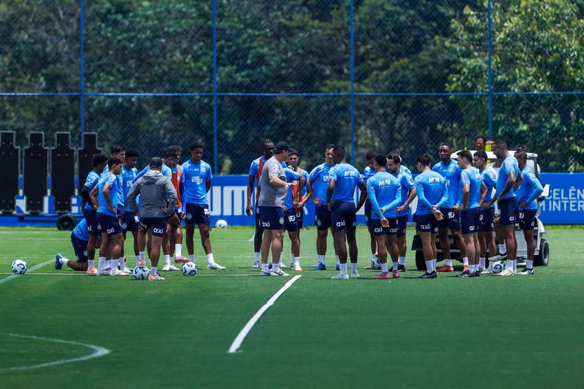 Rogério Ceni comanda treino do Bahia (Foto: Rafael Rodrigues / EC Bahia)