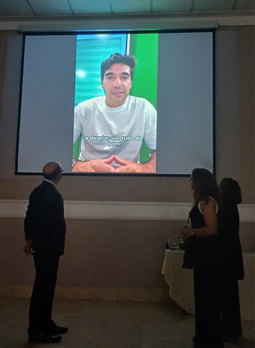 Abel Ferreira enviou um vídeo em agradecimento (Foto: Erich Onida / Divulgação)