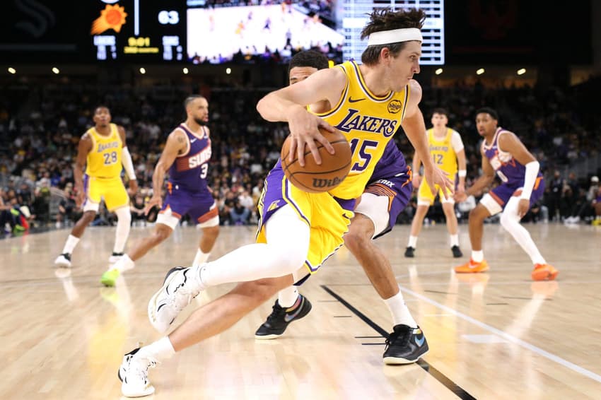 Austin Reaves foi o principal destaque da equipe Los Angeles Lakers na ausencia de LeBron James e Doncic (Foto :Katharine Lotze / Getty Images / AFP)