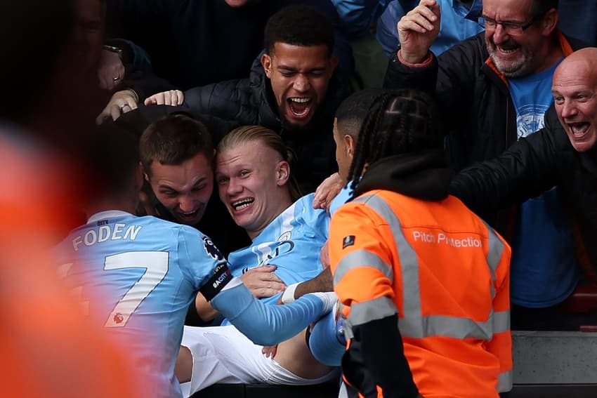 Haaland comemora gol do Manchester City contra o Brentford (Foto: Adrian Dennis / AFP)