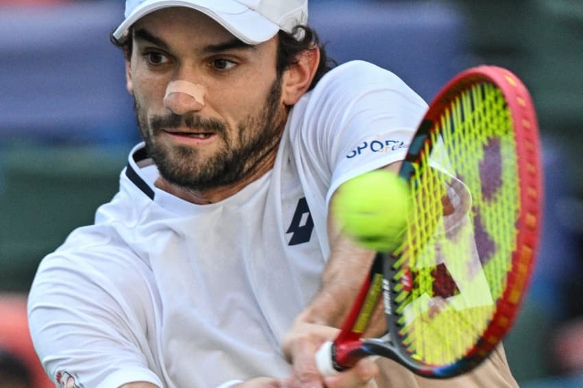 Valentin Vacherot, de Monte Carlo, na vitória sobre o dinamarquês Holger Rune (Foto: Hector RETAMAL / AFP)