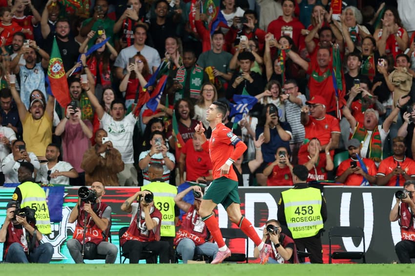 Cristiano Ronaldo comemora gol diante da Hungria (Foto: Patricia de Melo Moreira / AFP)
