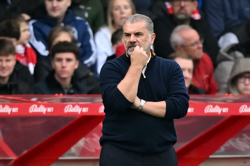 Postecoglu deixa o comando do Nottingham após não vencer um jogo (Foto: JUSTIN TALLIS / AFP)