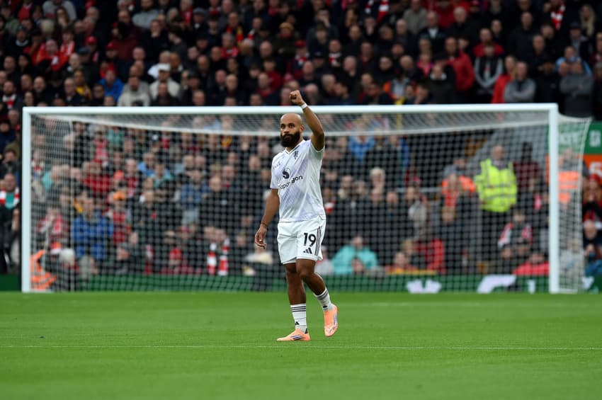 Mbeumo comemora seu gol pelo United contra o Liverpool (Foto: PETER POWELL / AFP)