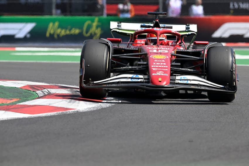 Charles Leclerc, Ferrari, no treino livre do GP do México de F1 (Foto: Alfredo ESTRELLA / AFP)