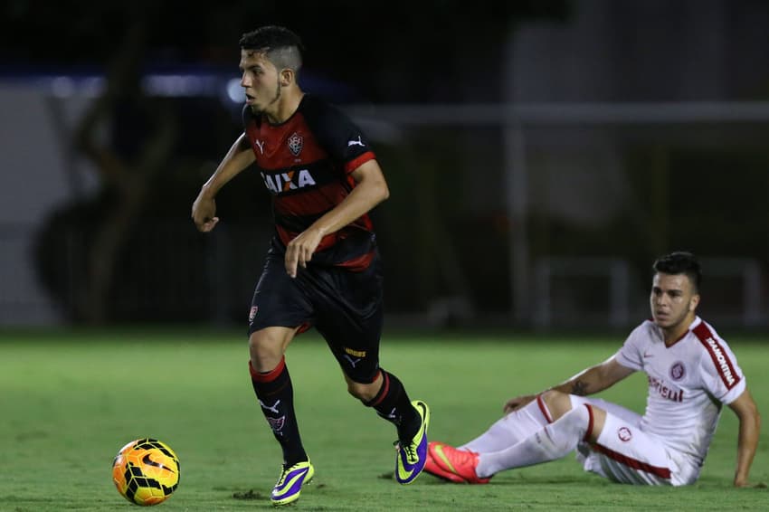 Flávio começou a carreira no Vitória (Foto: Felipe Oliveira/AGIF)