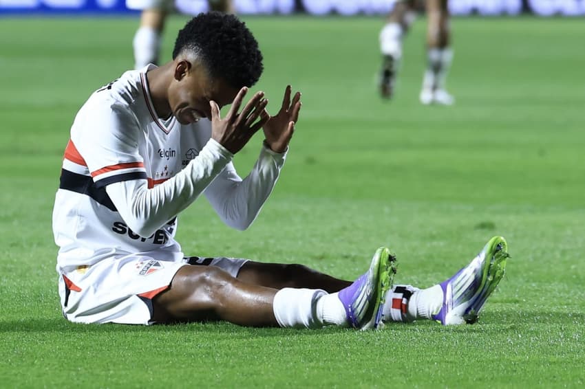 São Paulo perdeu por 3 a 2 para o Palmeiras (Foto: Marcello Zambrana/AGIF)