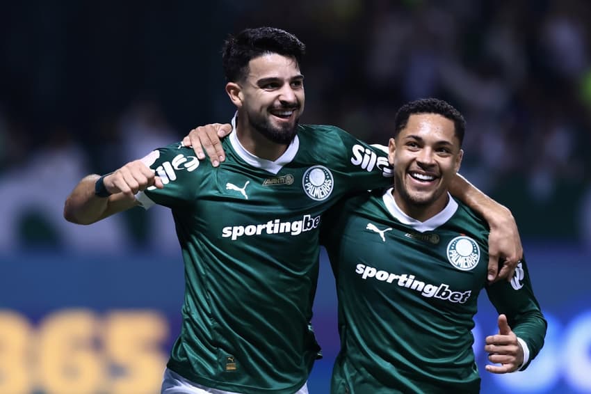 Flaco López e Vitor Roque