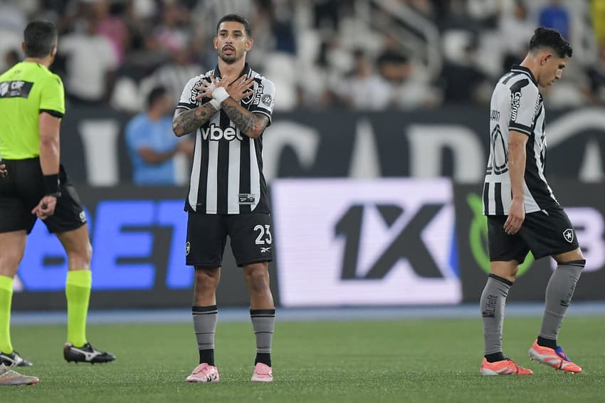 Santi Rodríguez comemora gol contra o Bahia (Foto: Thiago Ribeiro/AGIF)