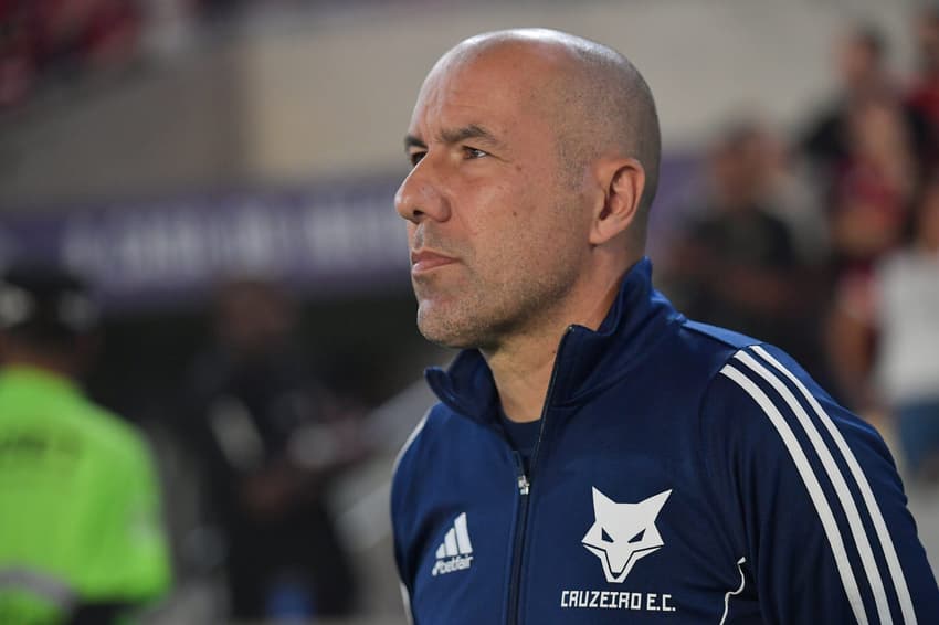 Técnico do Cruzeiro, Leonardo Jardim, no Maracanã (Foto: Thiago Ribeiro/AGIF)