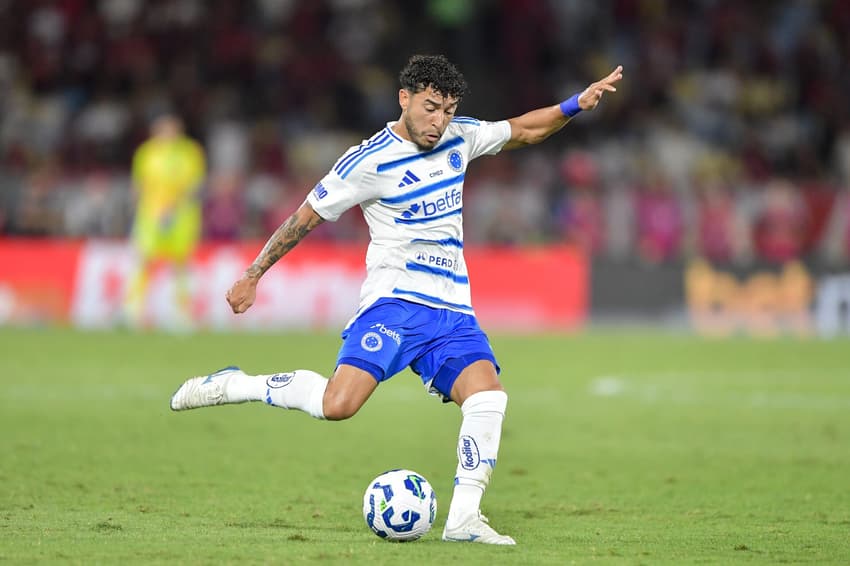 William, do Cruzeiro, no Maracanã (Foto: Thiago Ribeiro/AGIF)