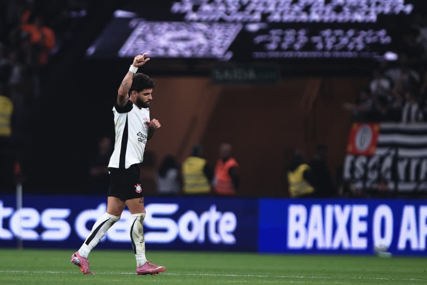 Yuri Alberto comemorando seu gol em Corinthians x Mirassol (Foto: Ettore Chiereguini/AGIF)