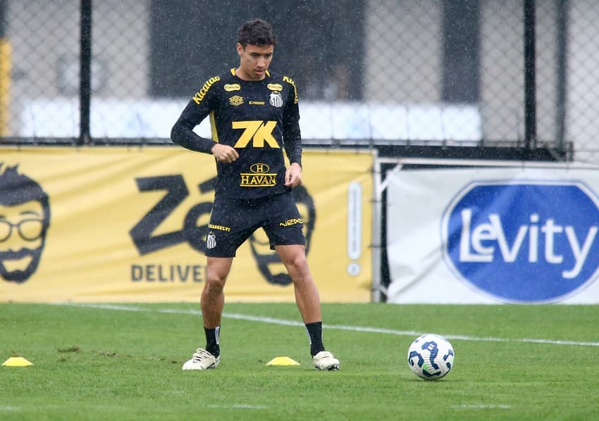 Gabriel Bontempo fez a estreia no time profissional do Santos no Paulistão deste ano. (Foto: Mauricio De Souza/AGIF)
