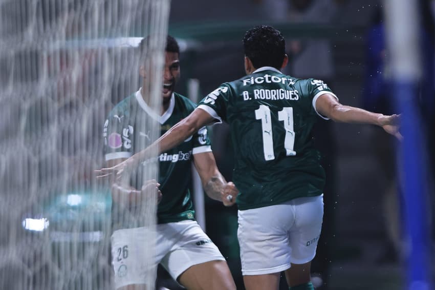 Bruno Rodrigues comemora gol pelo Palmeiras (Foto: Ettore Chiereguini/AGIF)