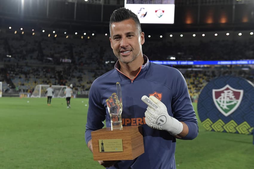 Fábio recebe homenagem antes de Vasco x Fluminense (Foto: Thiago Ribeiro/AGIF)