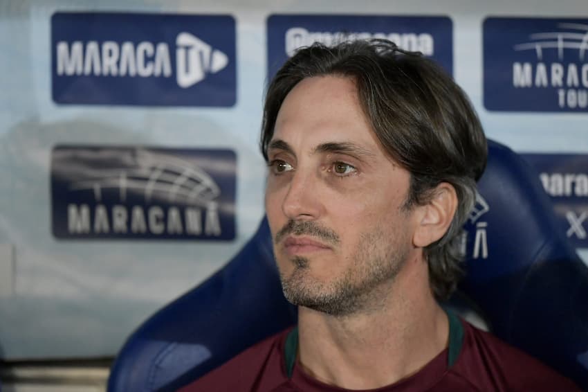 Zubeldía no banco em Vasco x Fluminense (Foto: Thiago Ribeiro/AGIF)