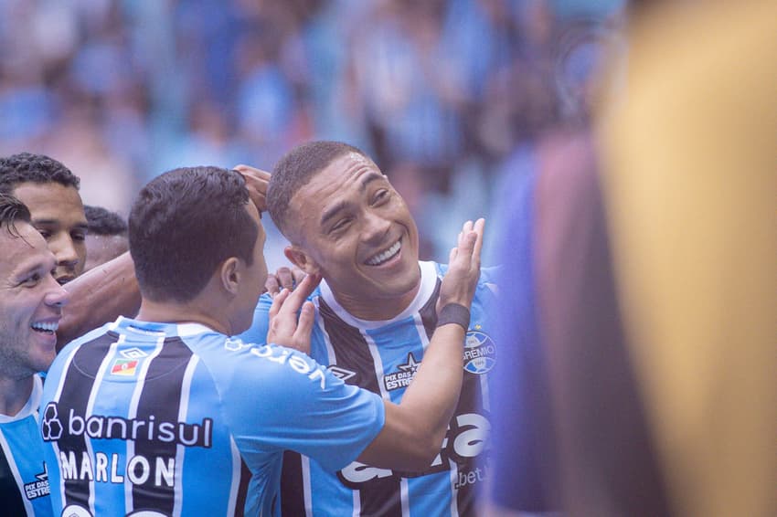 Carlos Vinicius marcou um hat-trick diante do Juventude. Foto: Maxi Franzoi/AGIF