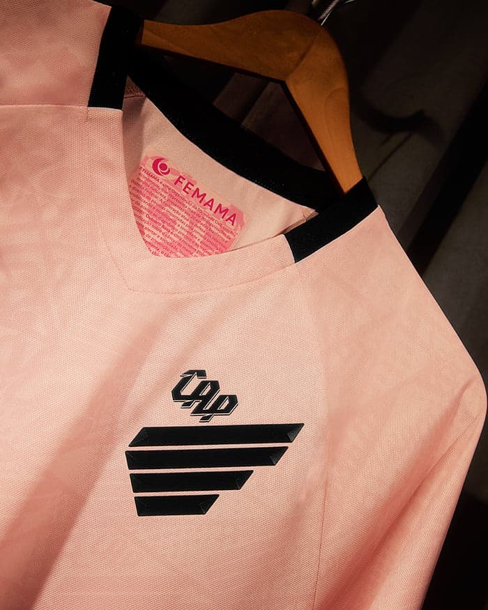Athletico camisa Outubro Rosa 2025
