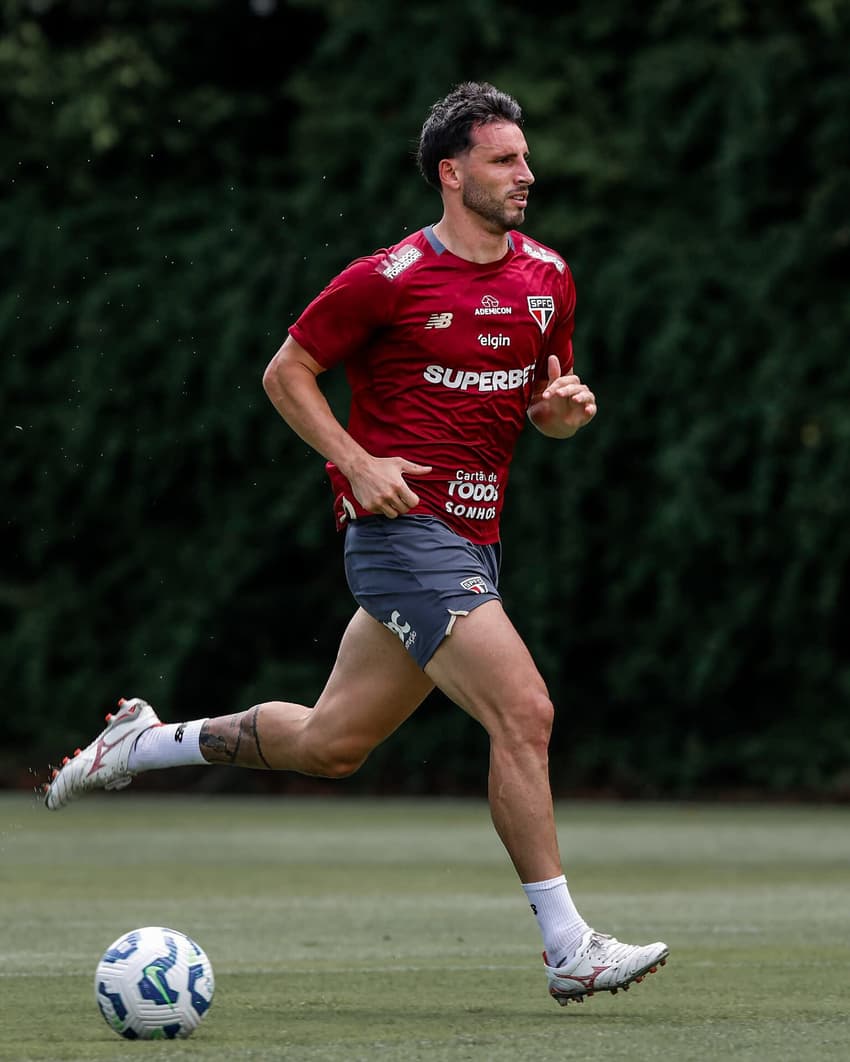 Calleri no treino do São Paulo (Foto: Rubens Chiri / São Paulo FC)