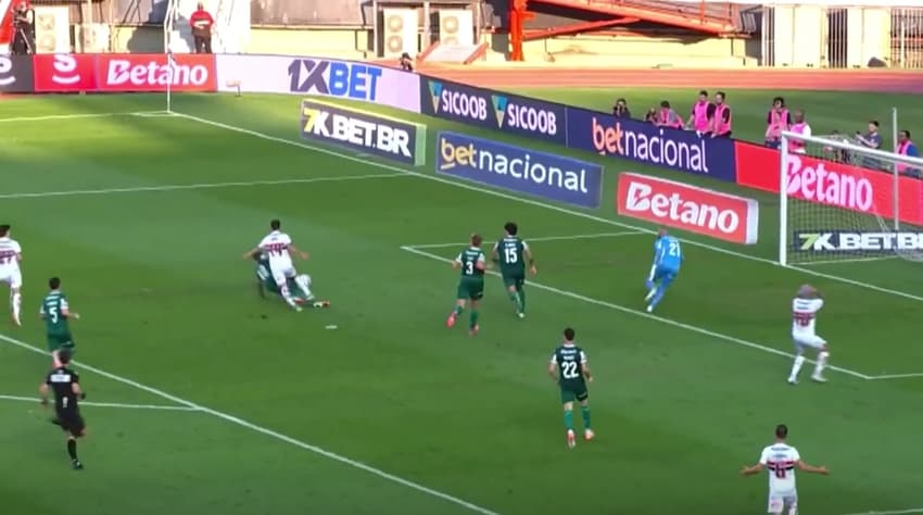 VAR sobre lance em São Paulo x Palmeiras (Foto: reprodução CBF)