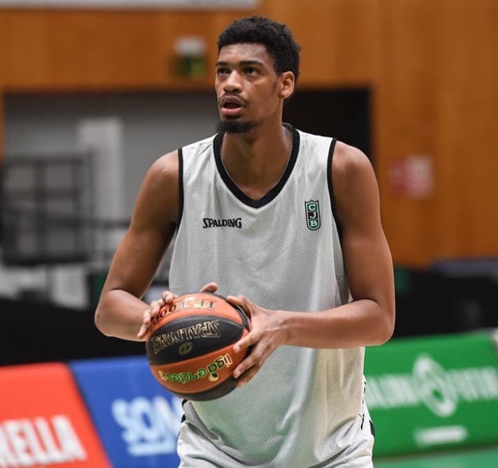 Vinicius da Silva pode se tonar o primeiro brasileiro a atuar pelo Knicks (Foto: Reprodução/ Instagram)