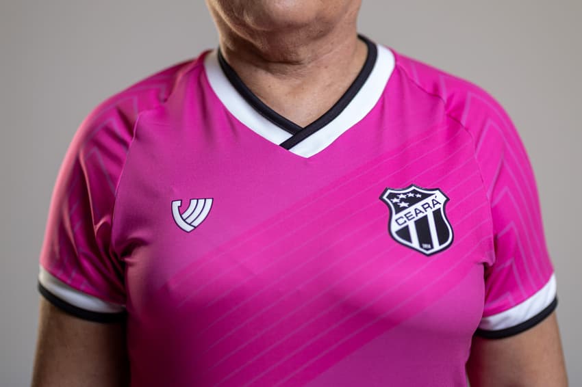 Ceará lançou uma camisa em alusão ao Outubro Rosa (Foto: Stephan Eilert/Ceará SC)