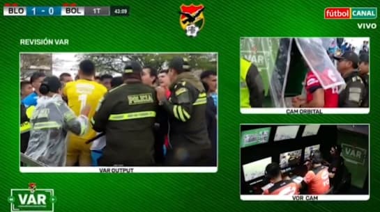 Confusão generalizada em partida na Bolívia resultou em sete expulsos (Foto: Reprodução/EntelTV)