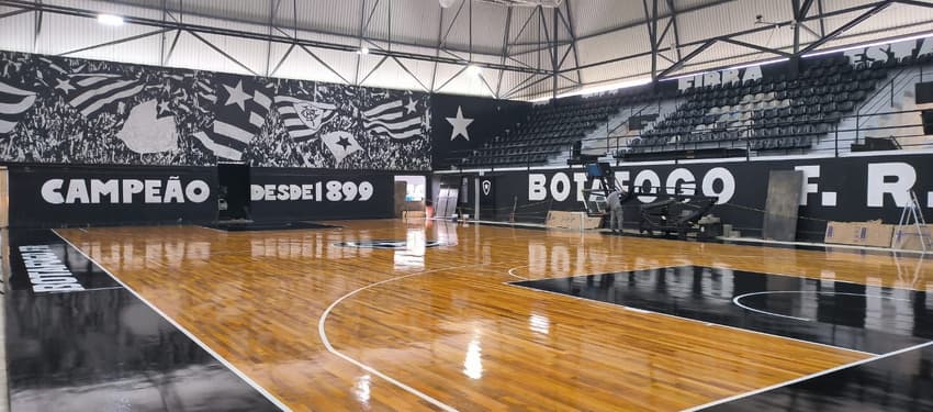 Novo piso do ginásio Oscar Zelaya, do Botafogo (Foto: Divulgação)