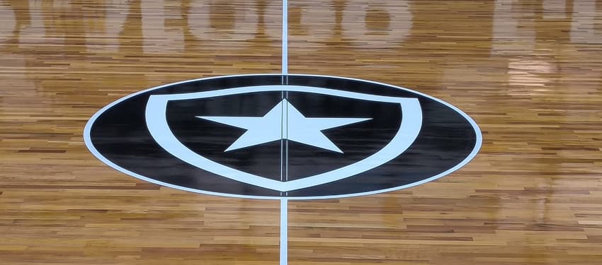 Novo piso do ginásio Oscar Zelaya, do Botafogo (Foto: Divulgação)