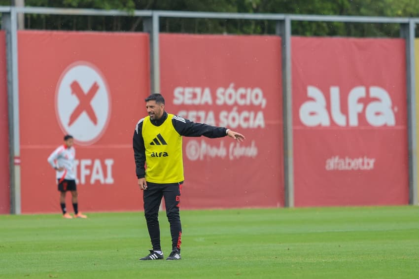 Emiliano Dìaz, auxiliar técnico do Internacional