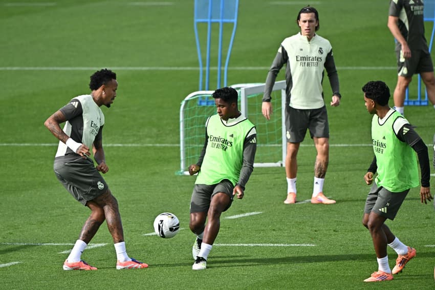 Endrick durante treino do Real Madrid em outubro