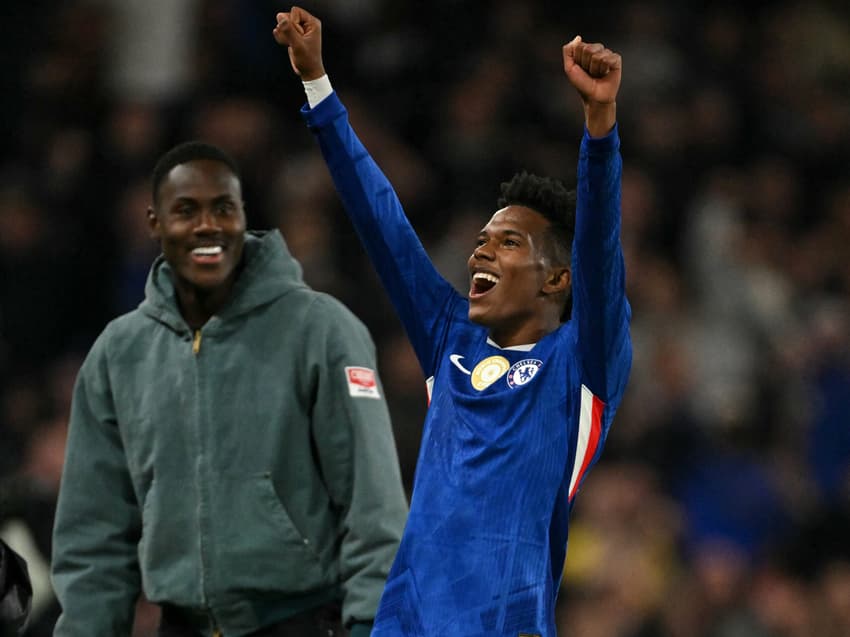 Estêvão comemora primeiro gol marcado pelo Chelsea
