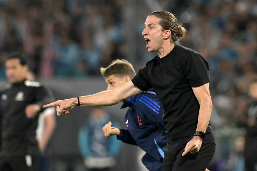 Filipe Luis contra Racing