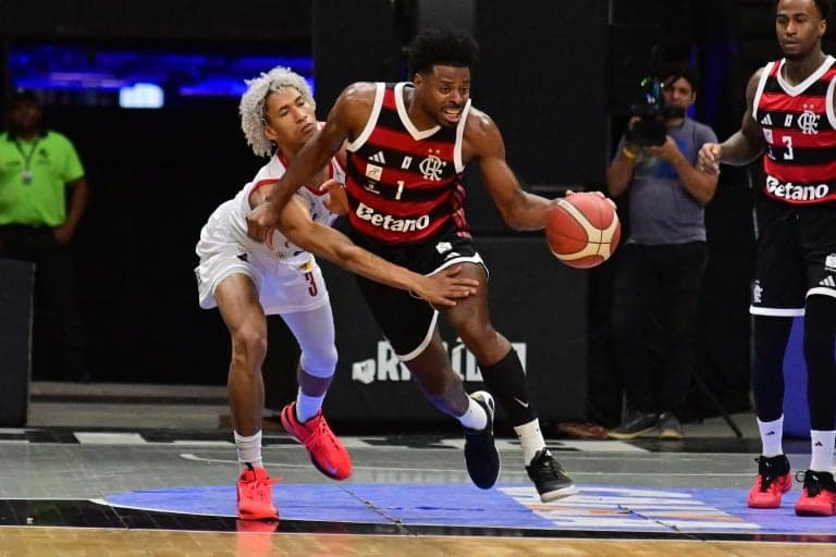 Flamengo contra Pato Basquete no torneio de abertura da NBB (Foto: João Pires/LNB)