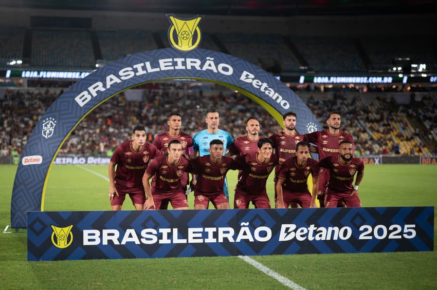 Time do Fluminense em campo para a partida contr ao Juventude pelo Brasileirão (Foto: Jorge Rodrigues/AGIF)