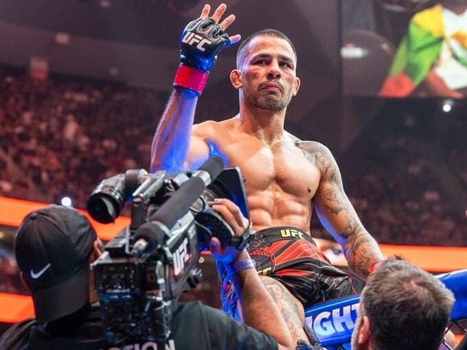 Alexandre Pantoja após a vitória sobre Kai Kara-France no UFC 317 (Foto: Reprodução/UFC) 