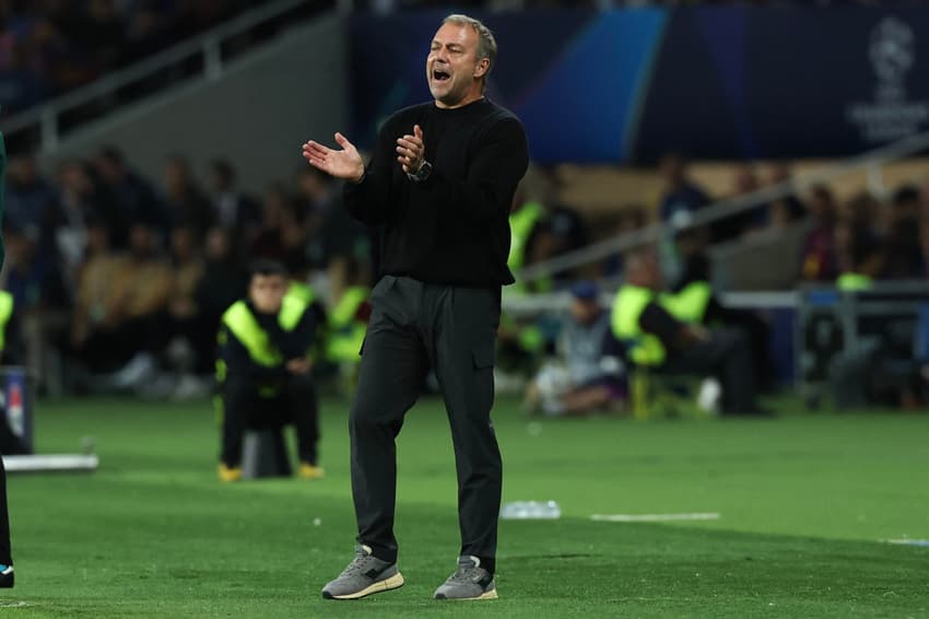 Hansi-Flick incentiva jogadores do Barcelona contra o PSG