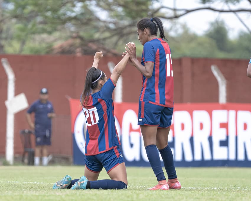 Itabirito comemora classificação à segunda fase do Campeonato Mineiro. (Foto: Itabirito /Divulgação)