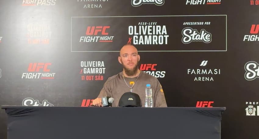 Valter Walker em coletiva antes do UFC Rio (Foto: Anna Ramos LANCE!)