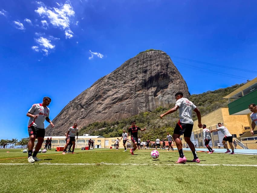 Treino do Internacional na Urca, no Rio