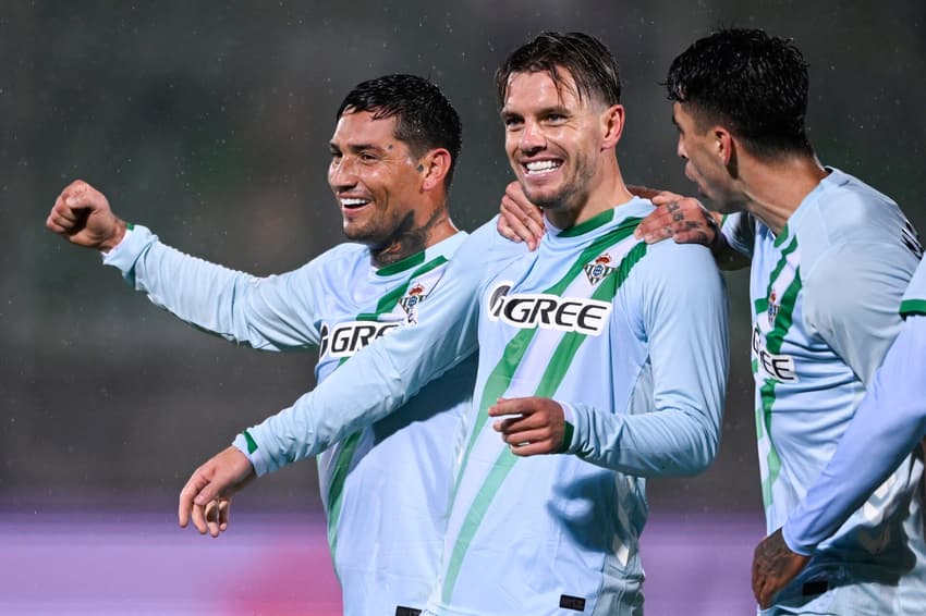 Lo Celso comemora gol do Betis sobre o Ludogorets